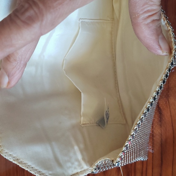 Vintage "Mesh Whiting & Davis Co. Bags" label, Indicating a U.S. made Mesh Purse - Picture 8 of 14